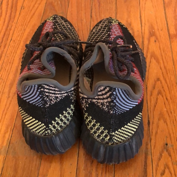 Adidas Yeezy size 5 Preowned - Picture 2 of 3
